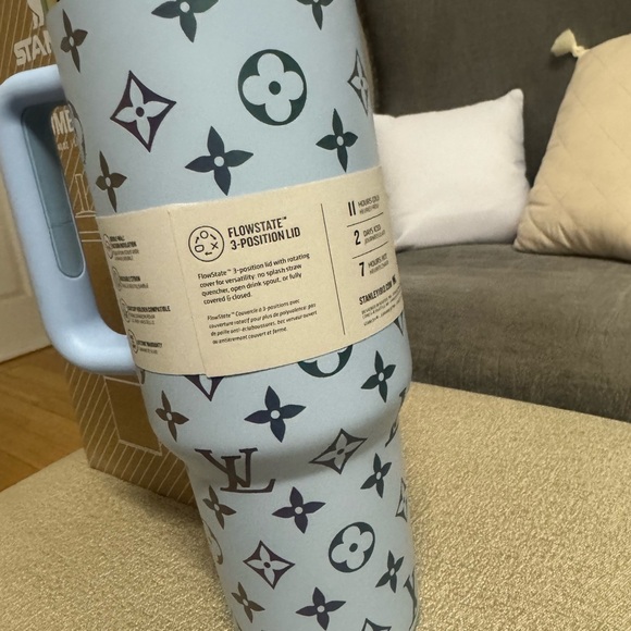 Stanley Light Blue Flowstate 40oz Tumbler. New. - Picture 6 of 8